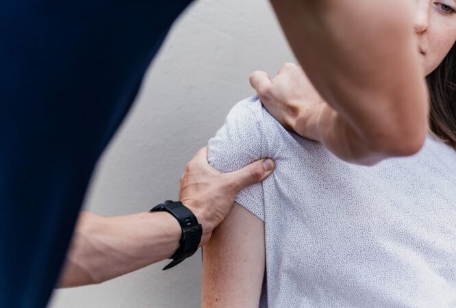 Gestes et postures – Prévenir les douleurs et les TMS au travail